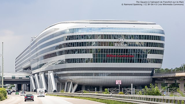 The Squaire à l'aéroport de Francfort-sur-le-Main © Raimond Spekking / CC BY-SA 4.0 (via Wikimedia Commons)